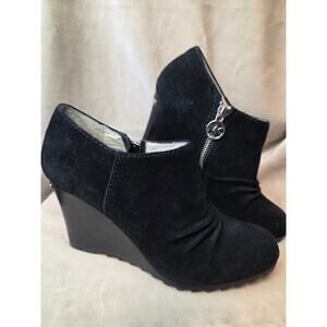 Michael Kors Norma Black Suede Women's Ankle Boots. Wedge Heel Zipper SZ 6.5M